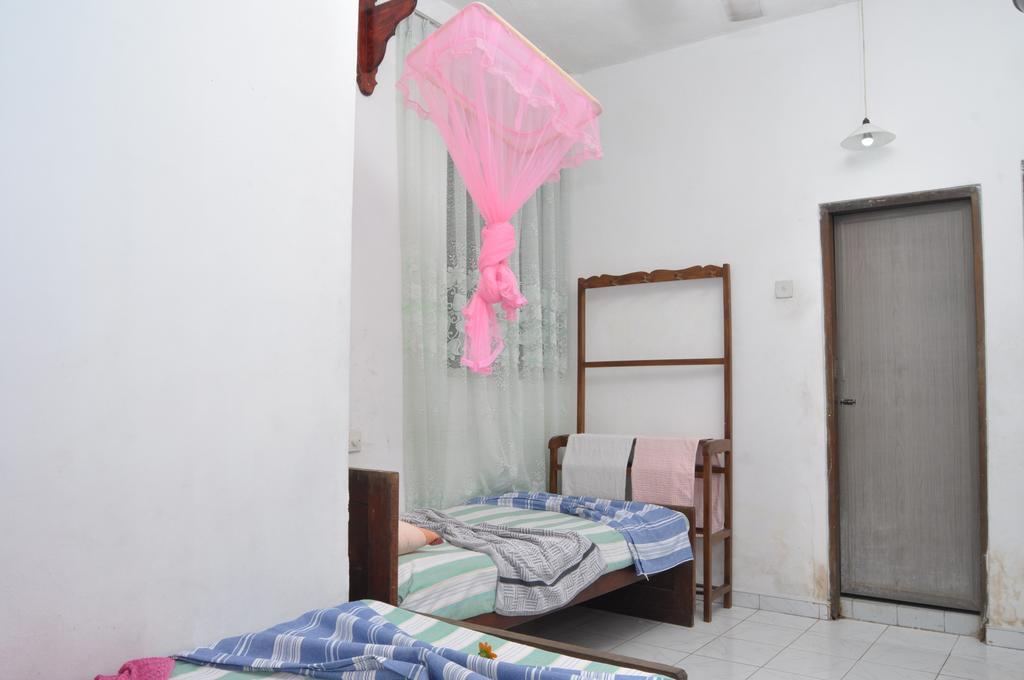 Marshal Beach Guesthouse Negombo Quarto foto